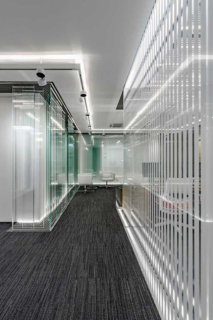 بازسازی و طراحی داخلی دفتر اداری ونوس شیشه